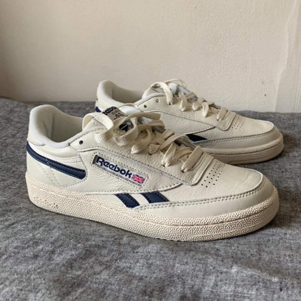 NWT Reebok Revenge Plus Sneakers - Picture 4 of 6